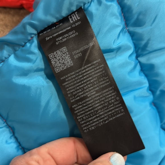 Guess winter jacket - Picture 9 of 11